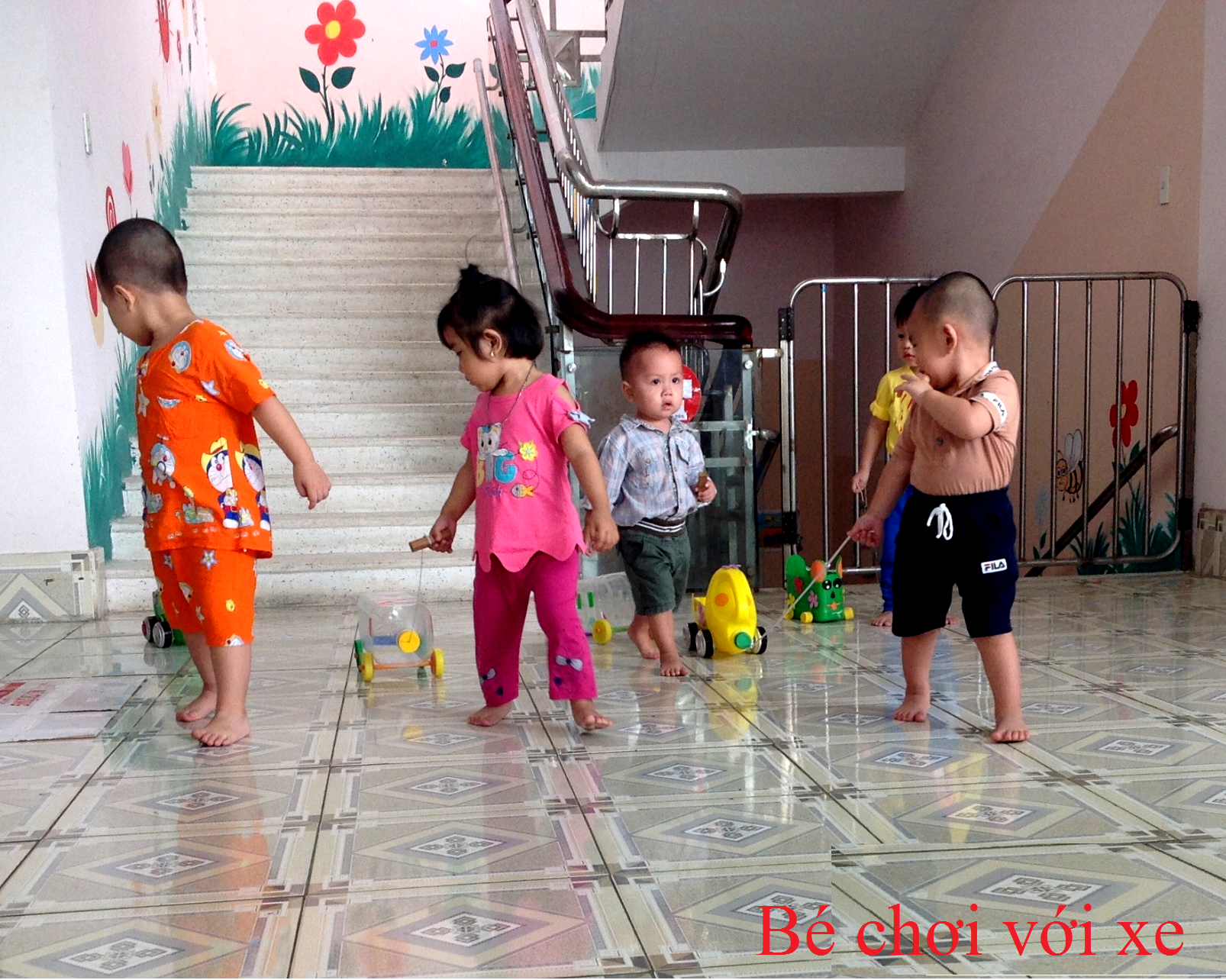 be_choi_voi_xe